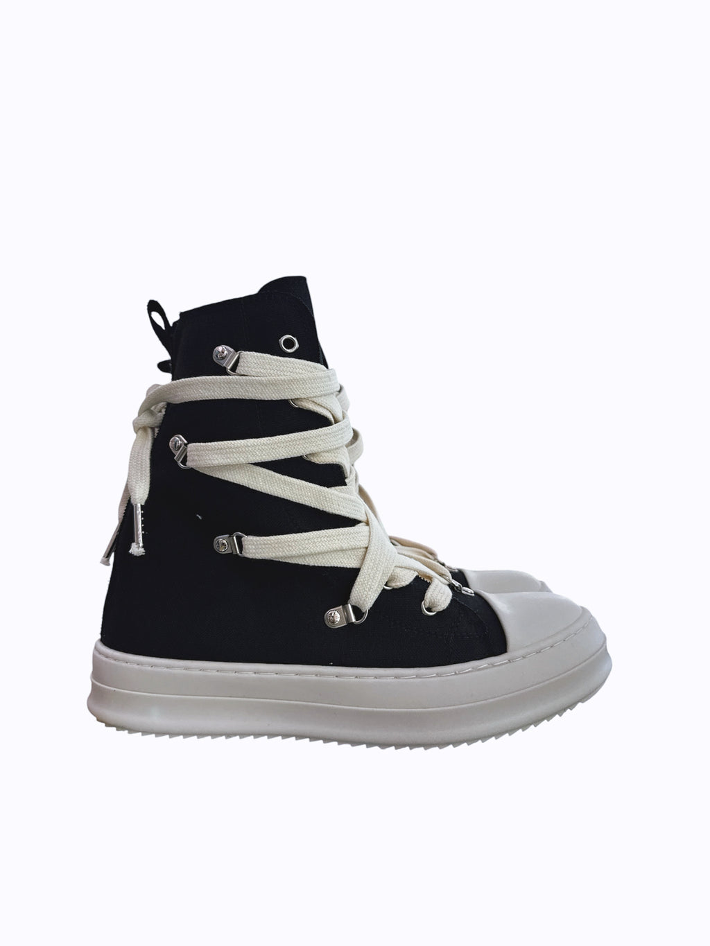 Sneakers CENSORED ganci e fori