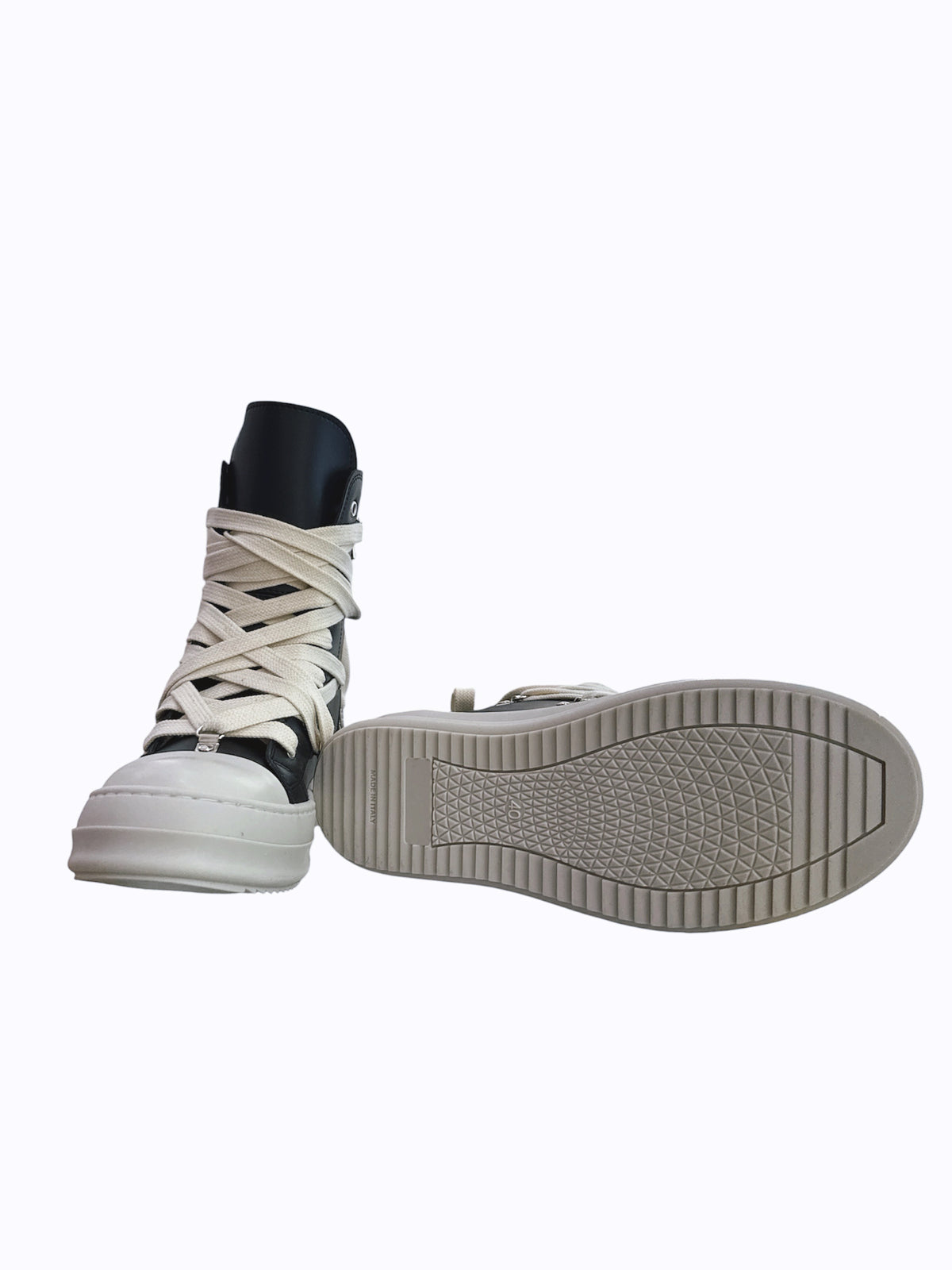 Sneakers CENSORED ganci e fori